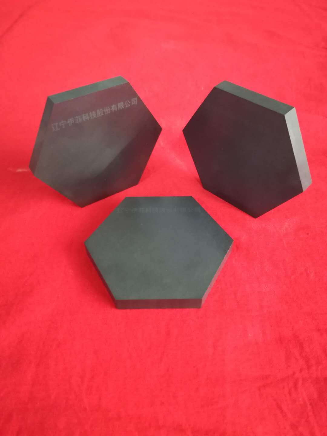 Silicon nitride hexagonal tablets